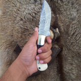 Beautiful Hand Made Damascus Knife