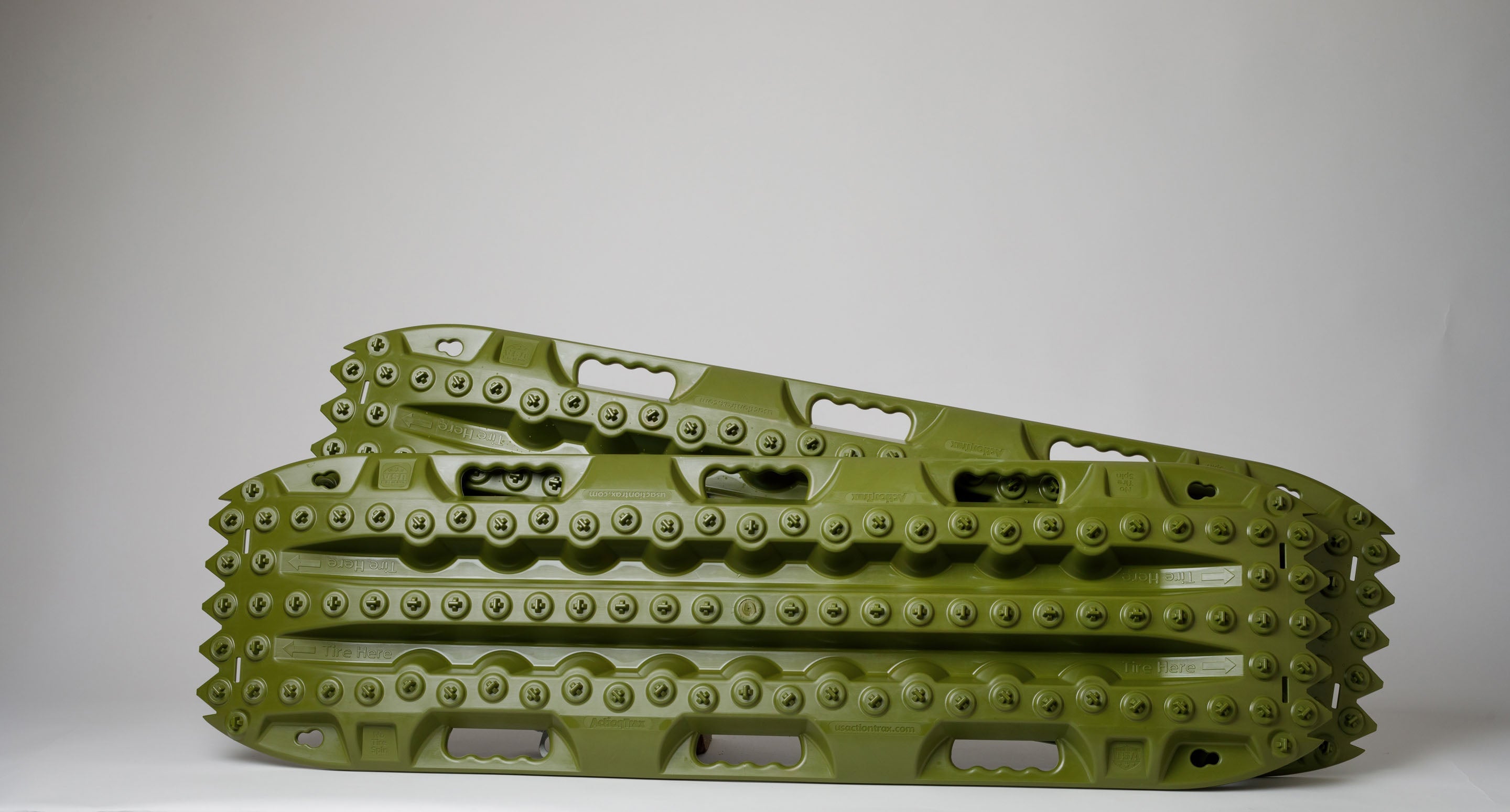 OD green traction recovery boards with studded tread, pair