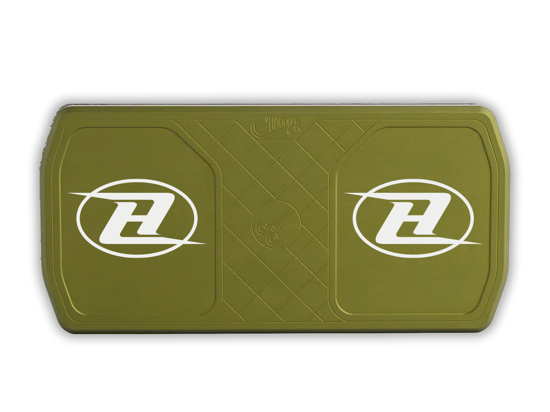 Cling Delta tray in olive green with two side logos and quilted diamond pattern