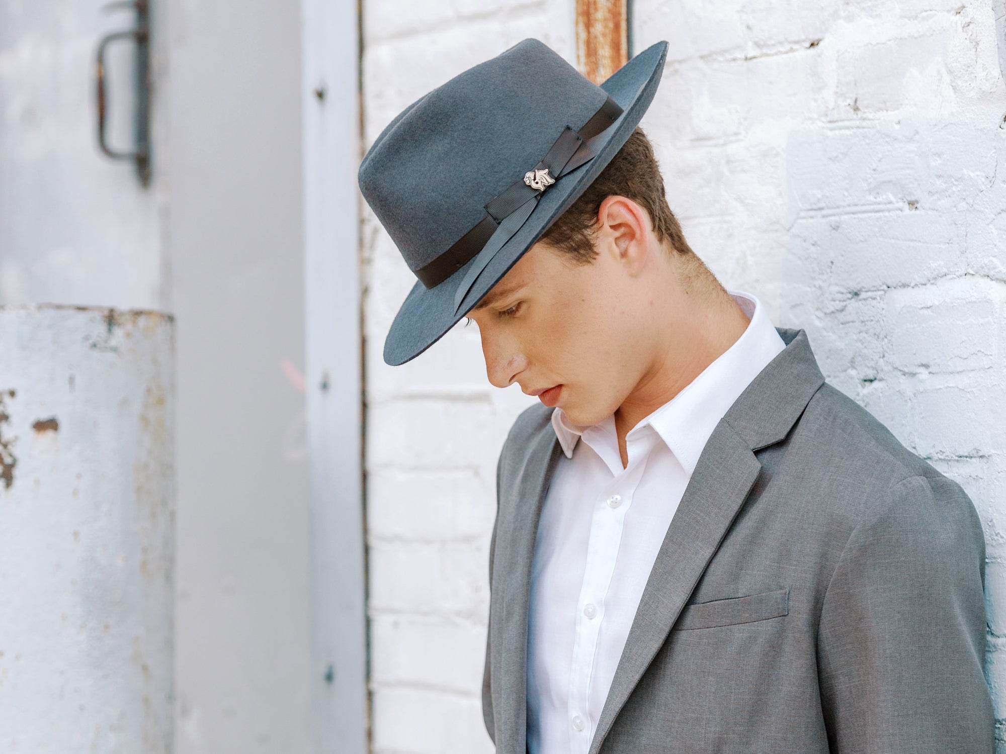 Dark grey wool felt fedora hat with decorative bow band
